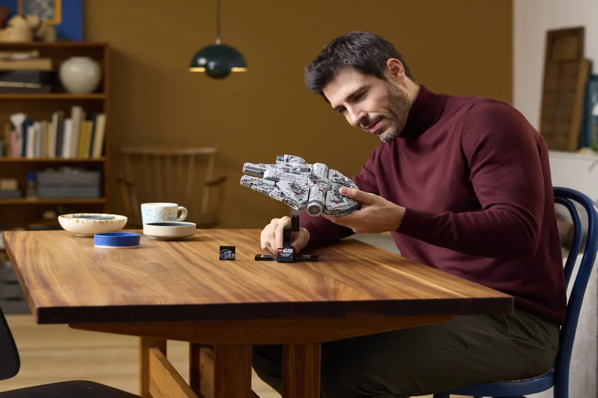 Millennium Falcon™ 飛船 25週年 電影 居家擺飾 載具 成人玩家 18+