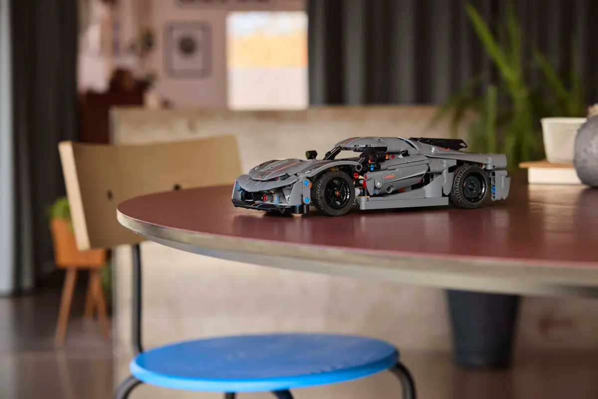 Koenigsegg 跑車 交通工具 10歲 聯名車款 超跑 賽車